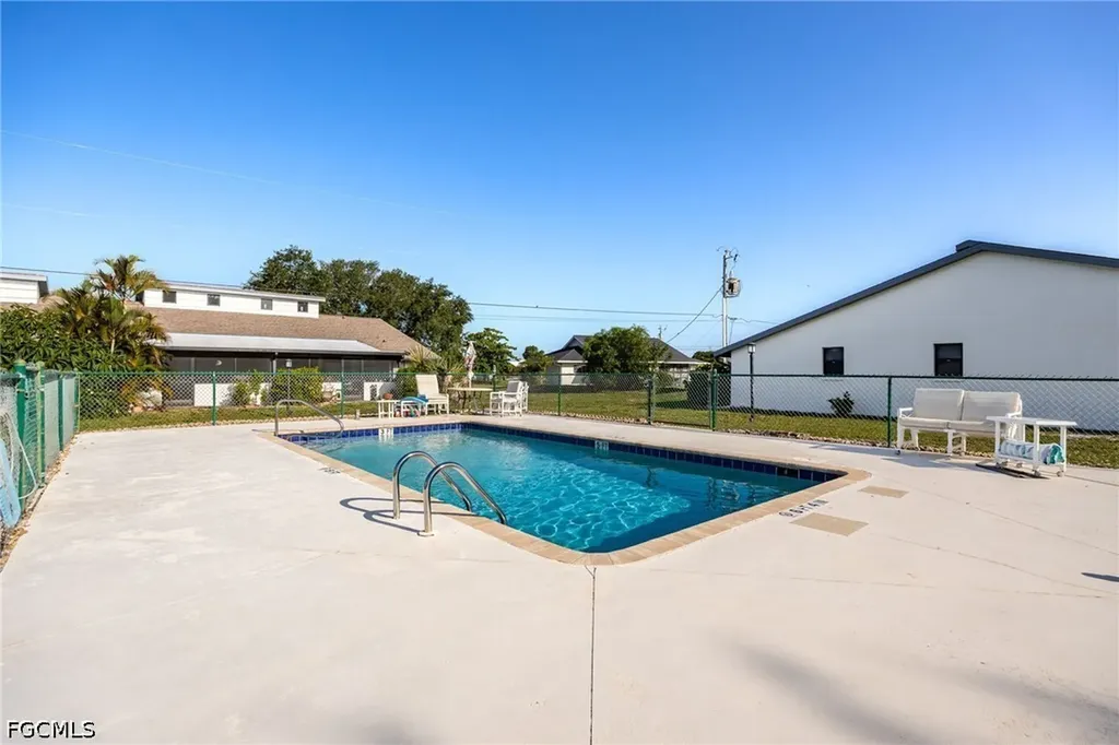3742 SW 8th Court Cape Coral FL 33914