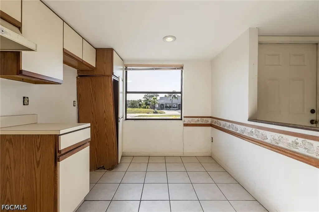 3742 SW 8th Court Cape Coral FL 33914