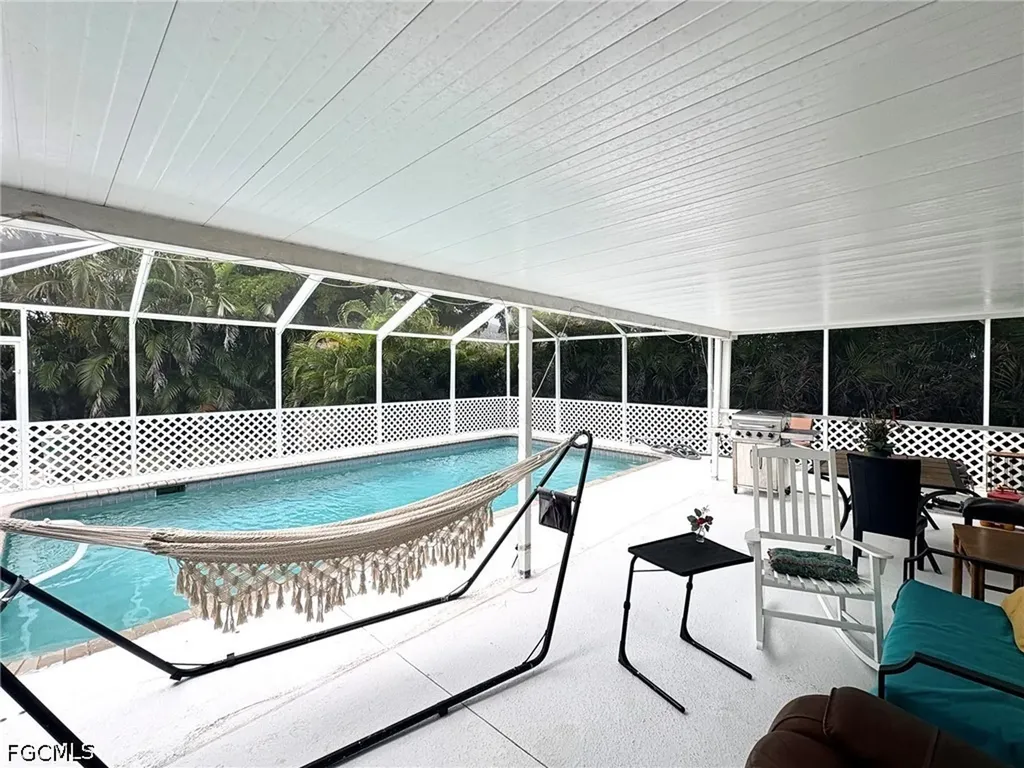 1326 NE 1st Avenue Cape Coral FL 33909