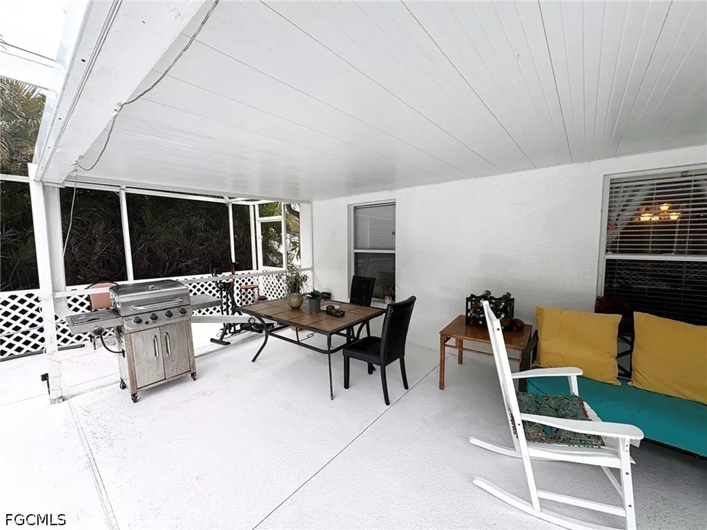 1326 NE 1st Avenue Cape Coral FL 33909