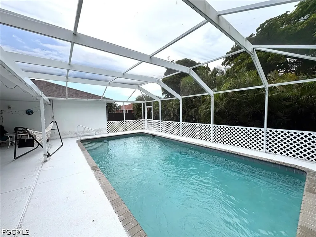 1326 NE 1st Avenue Cape Coral FL 33909