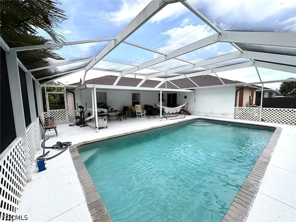 1326 NE 1st Avenue Cape Coral FL 33909