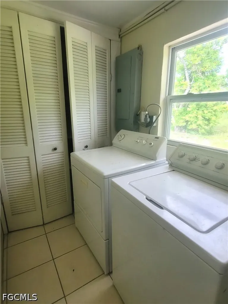 2931 Grand Avenue Fort Myers FL 33901