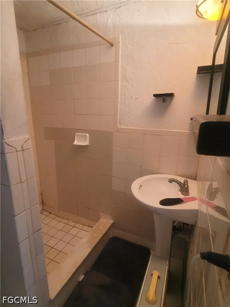 2931 Grand Avenue Fort Myers FL 33901