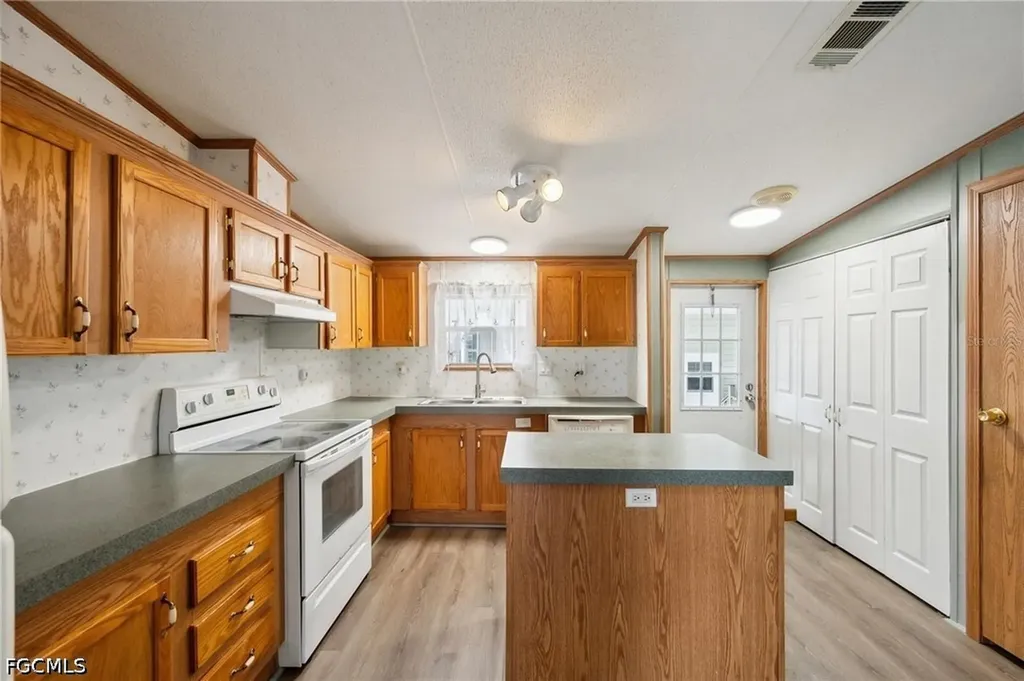 1000 Kings Highway Punta Gorda FL 33980