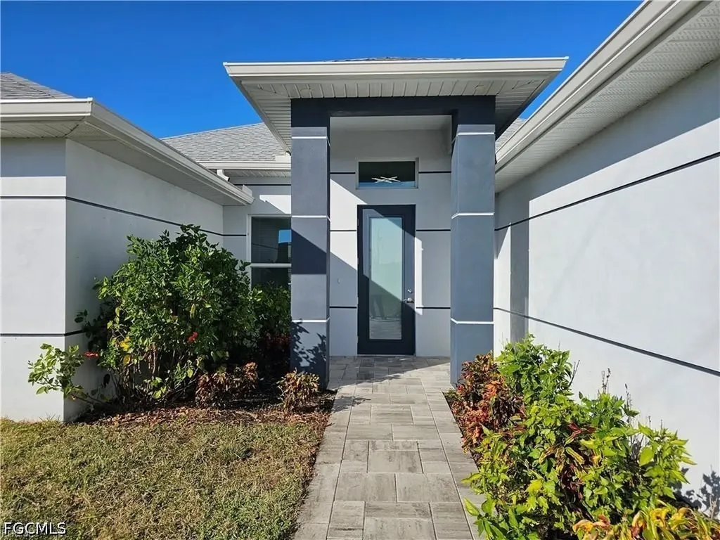 1425 NW 1st Street Cape Coral FL 33993