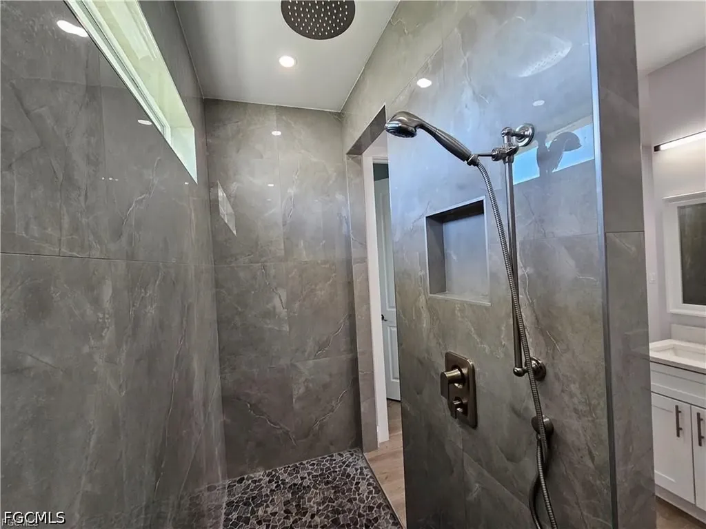 1425 NW 1st Street Cape Coral FL 33993