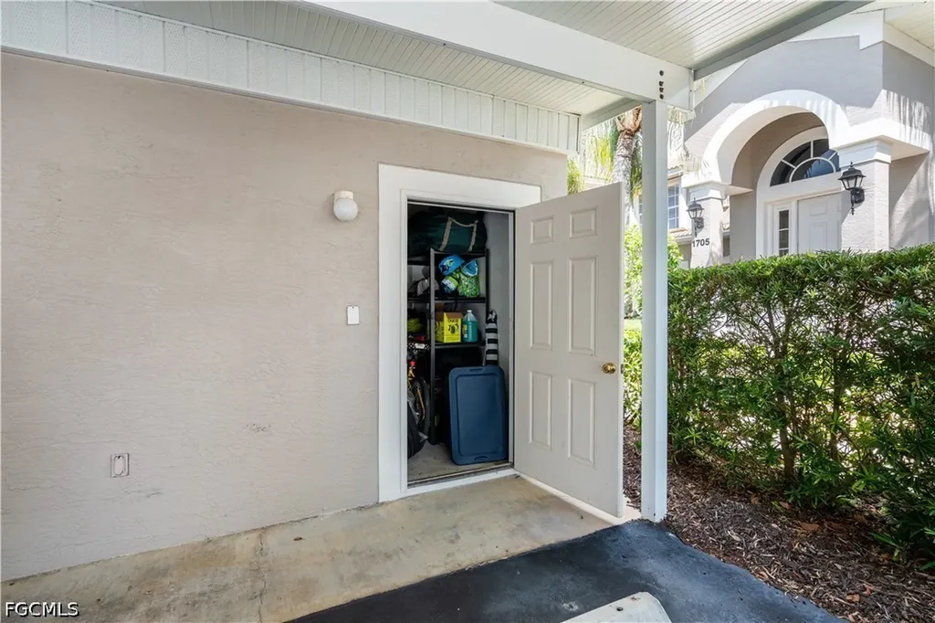 10125 Colonial Country Club Boulevard Fort Myers FL 33913