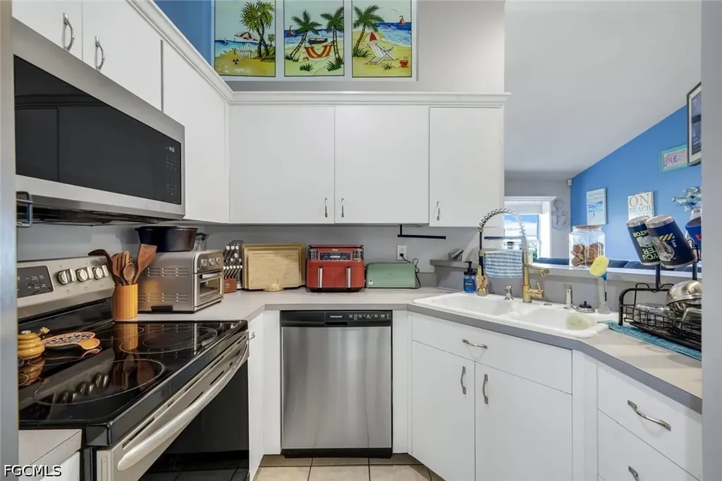 1923 SW 26th Terrace Cape Coral FL 33914