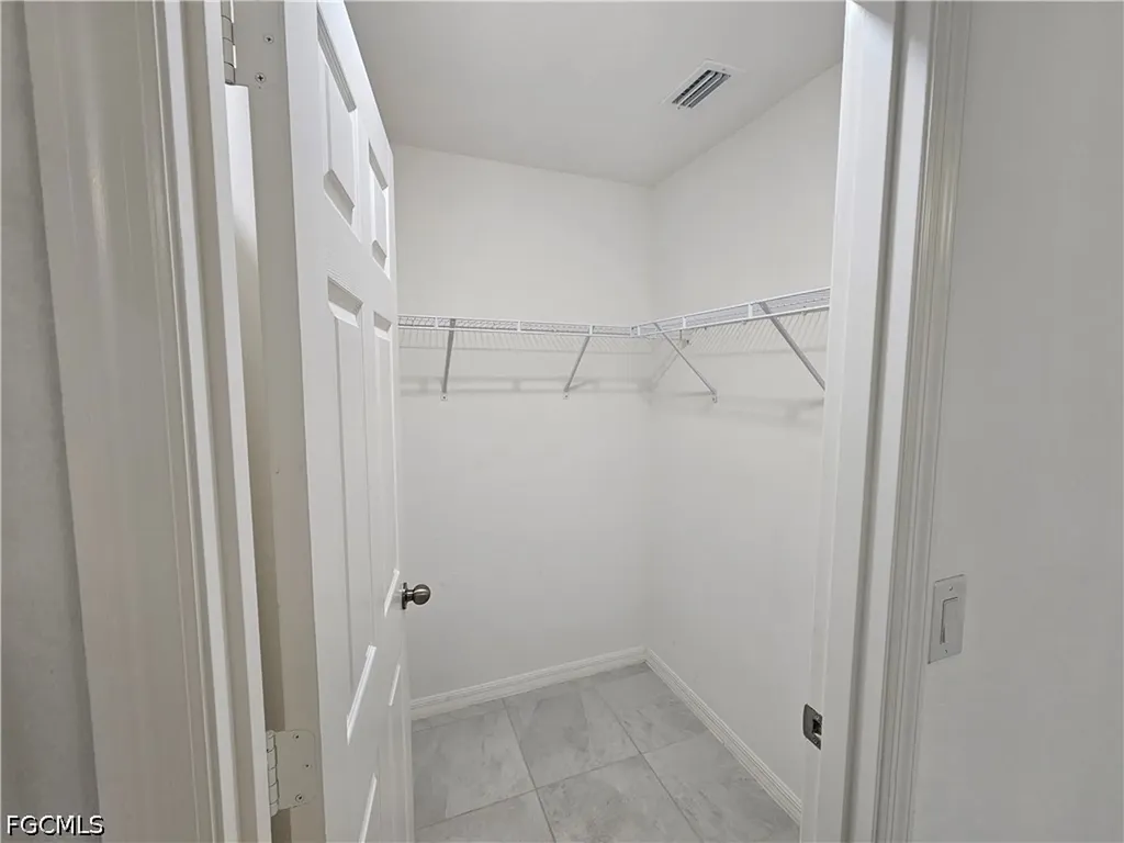 2523 NE 6th Place Cape Coral FL 33909