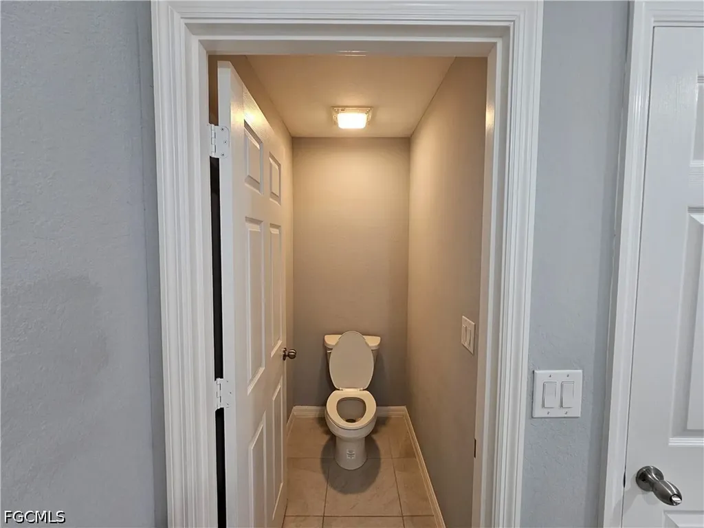 2523 NE 6th Place Cape Coral FL 33909