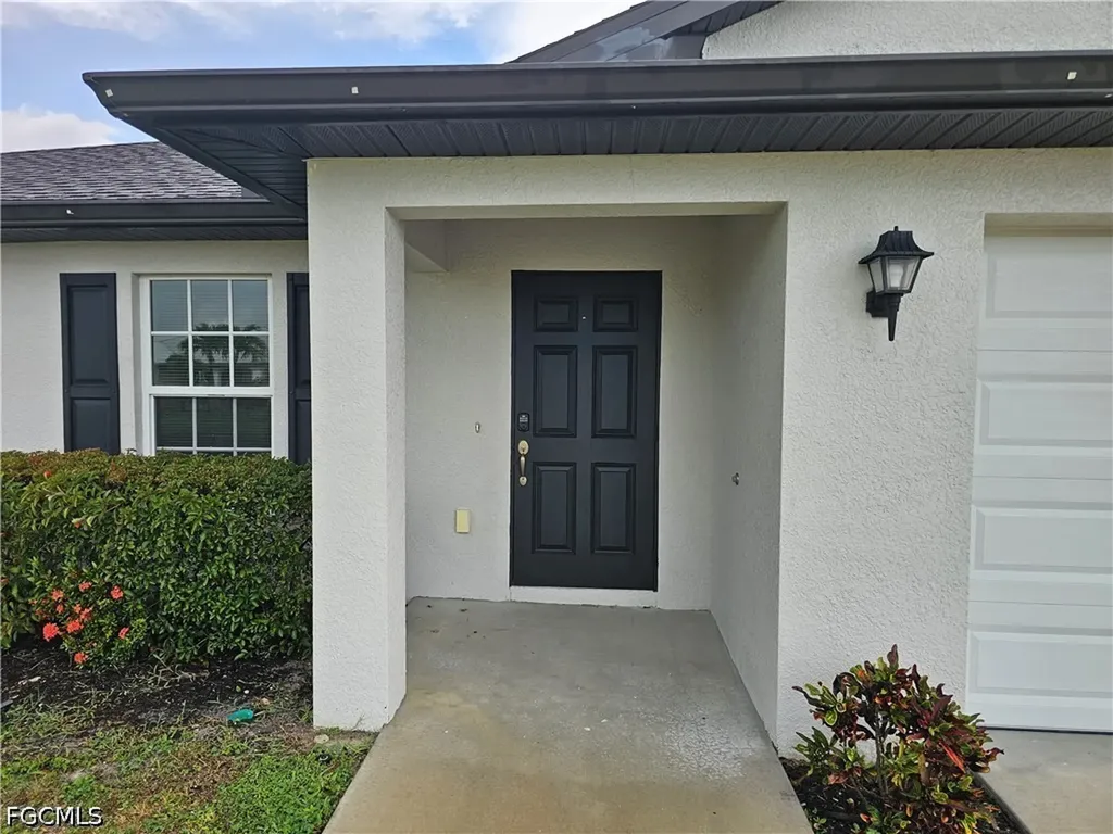 2523 NE 6th Place Cape Coral FL 33909