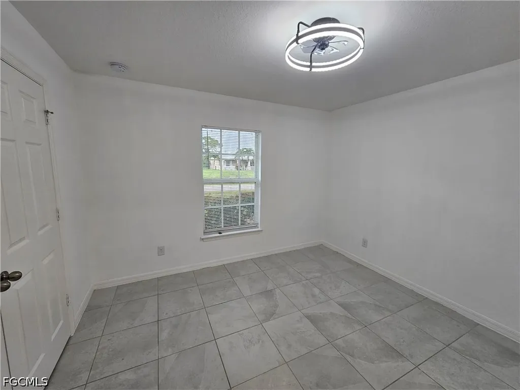 2523 NE 6th Place Cape Coral FL 33909