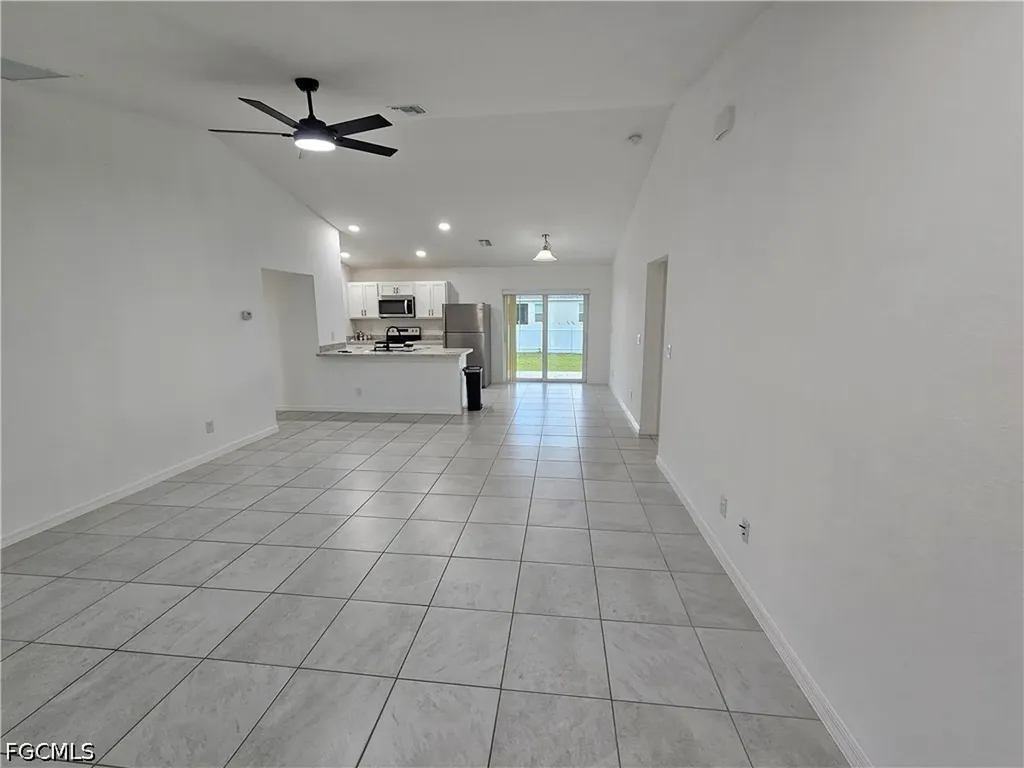 2523 NE 6th Place Cape Coral FL 33909