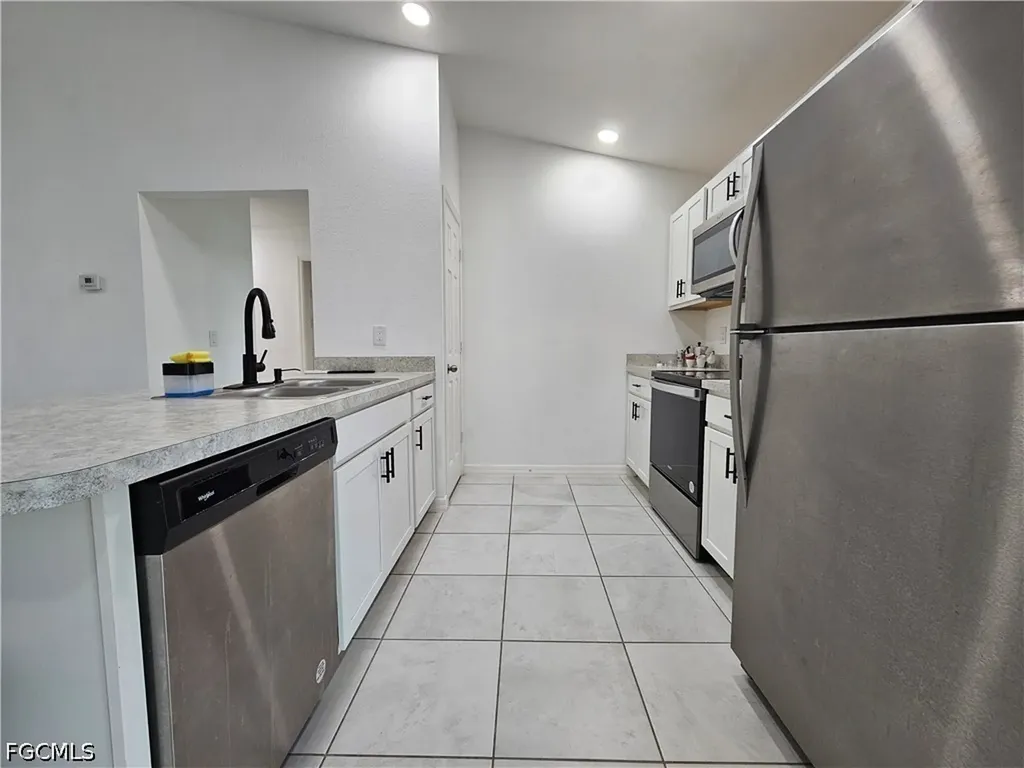 2523 NE 6th Place Cape Coral FL 33909