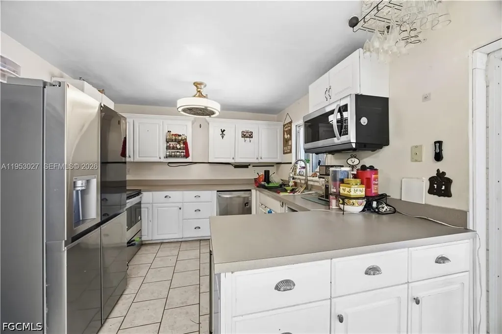 1526 NE 4th Terrace Cape Coral FL 33909
