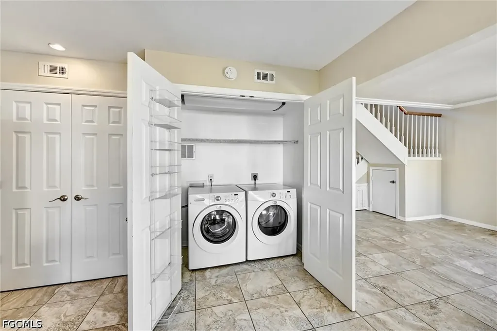 4265 Island Circle Fort Myers FL 33919
