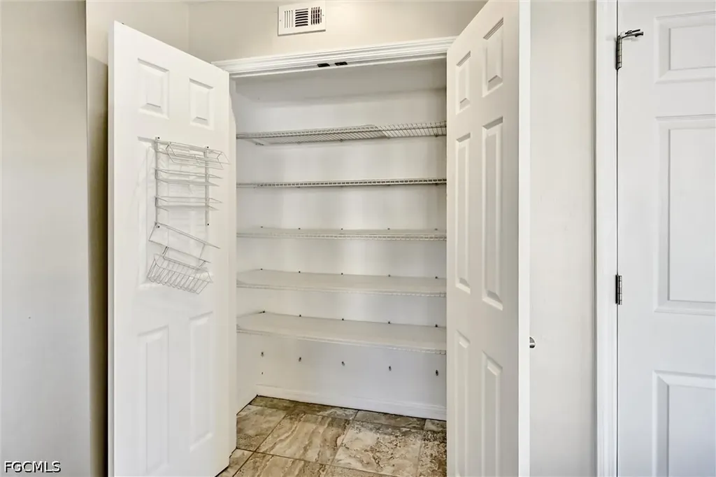 4265 Island Circle Fort Myers FL 33919