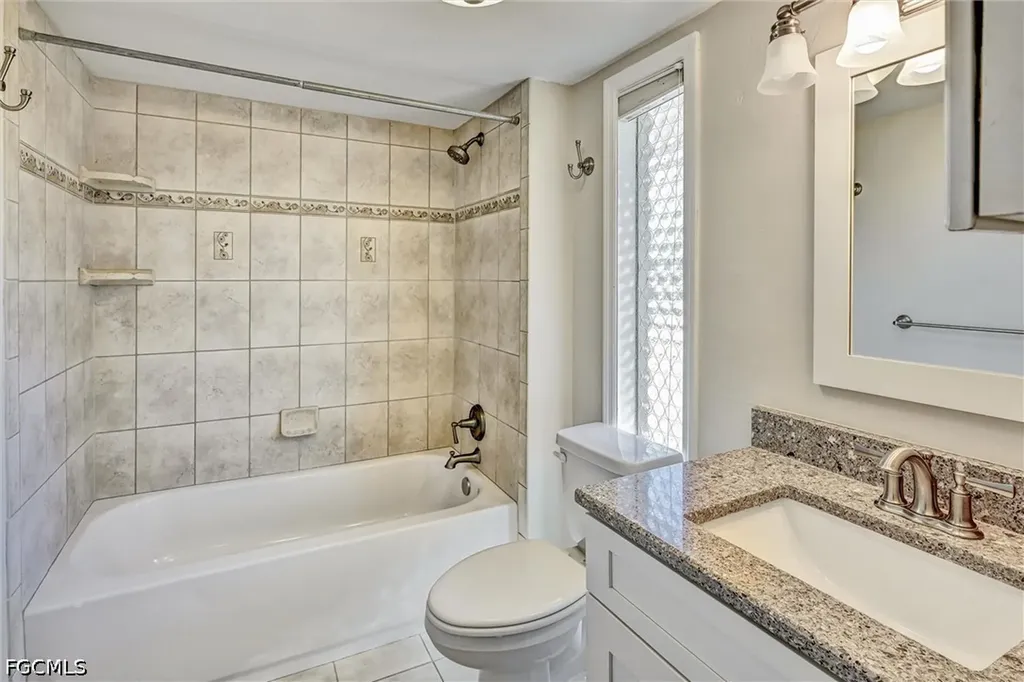 4265 Island Circle Fort Myers FL 33919
