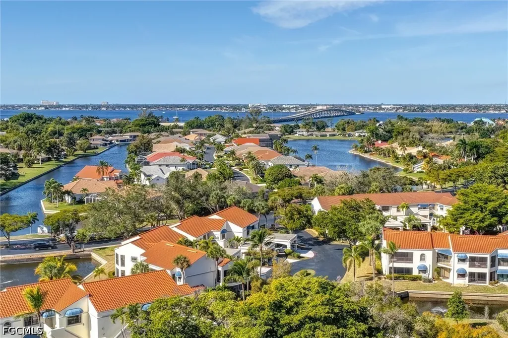 4265 Island Circle Fort Myers FL 33919
