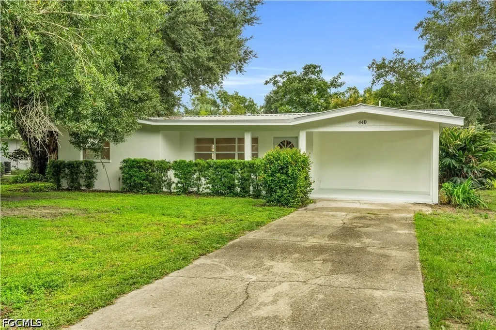 440 6th Avenue Labelle FL 33935