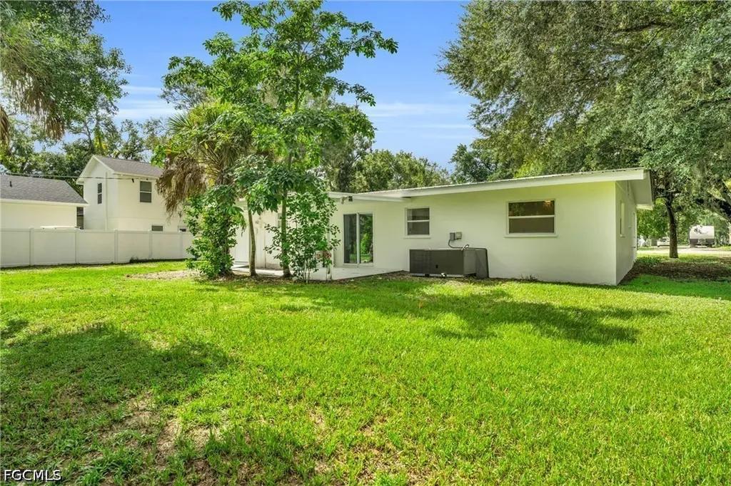440 6th Avenue Labelle FL 33935