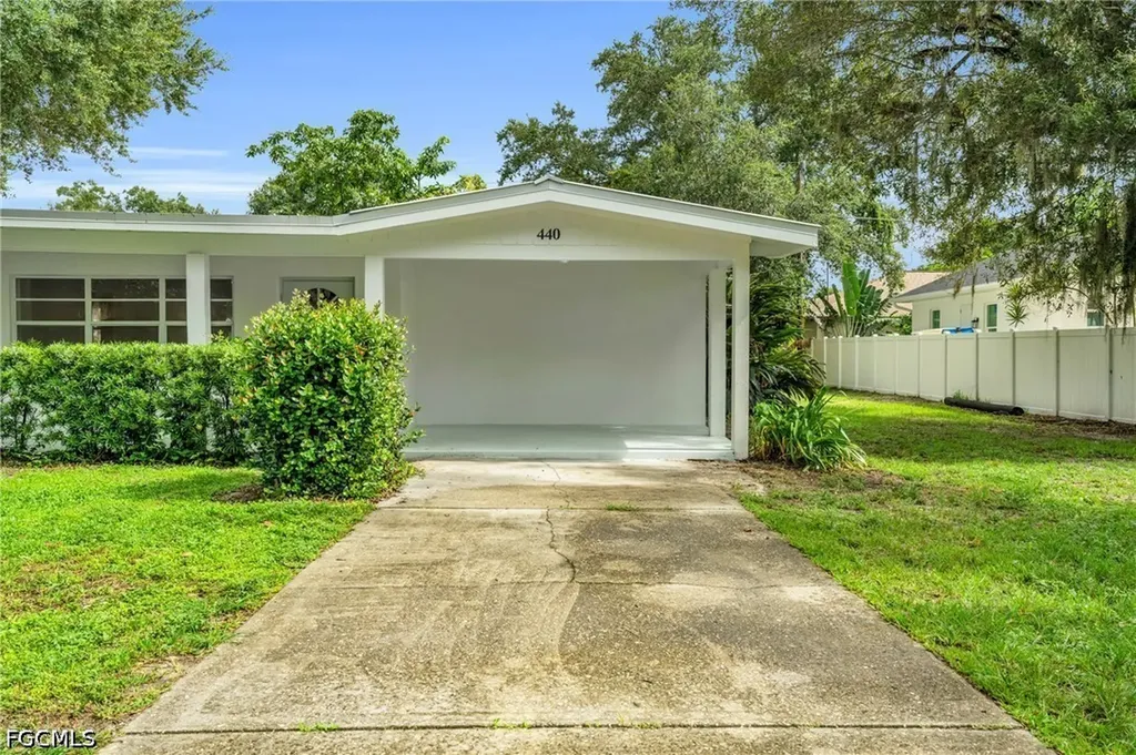 440 6th Avenue Labelle FL 33935