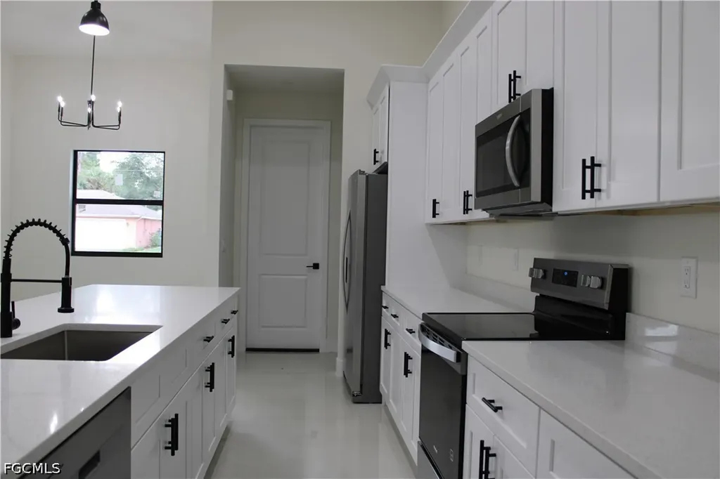 458 Windsor Avenue S Lehigh Acres FL 33974
