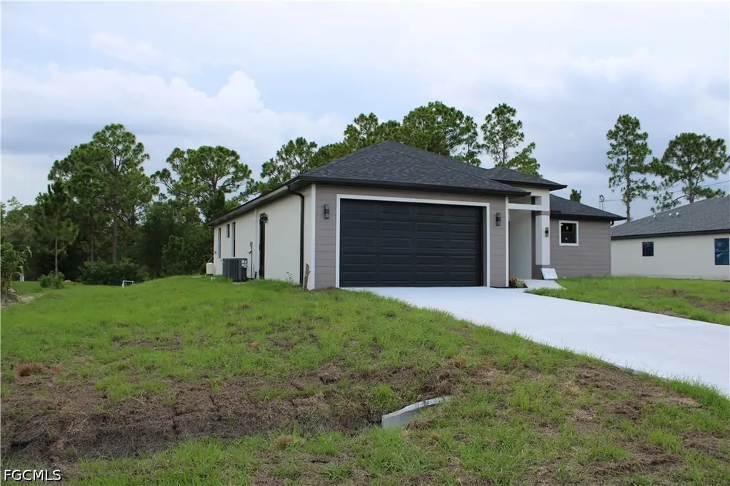 458 Windsor Avenue S Lehigh Acres FL 33974