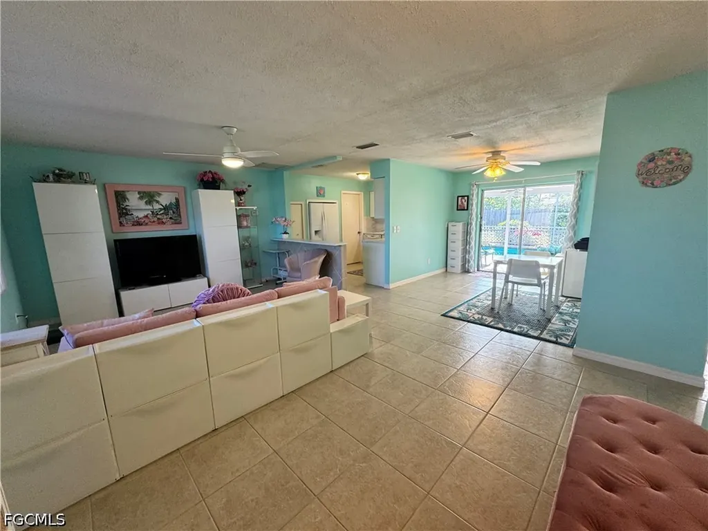 1027 SE 17th Avenue Cape Coral FL 33990