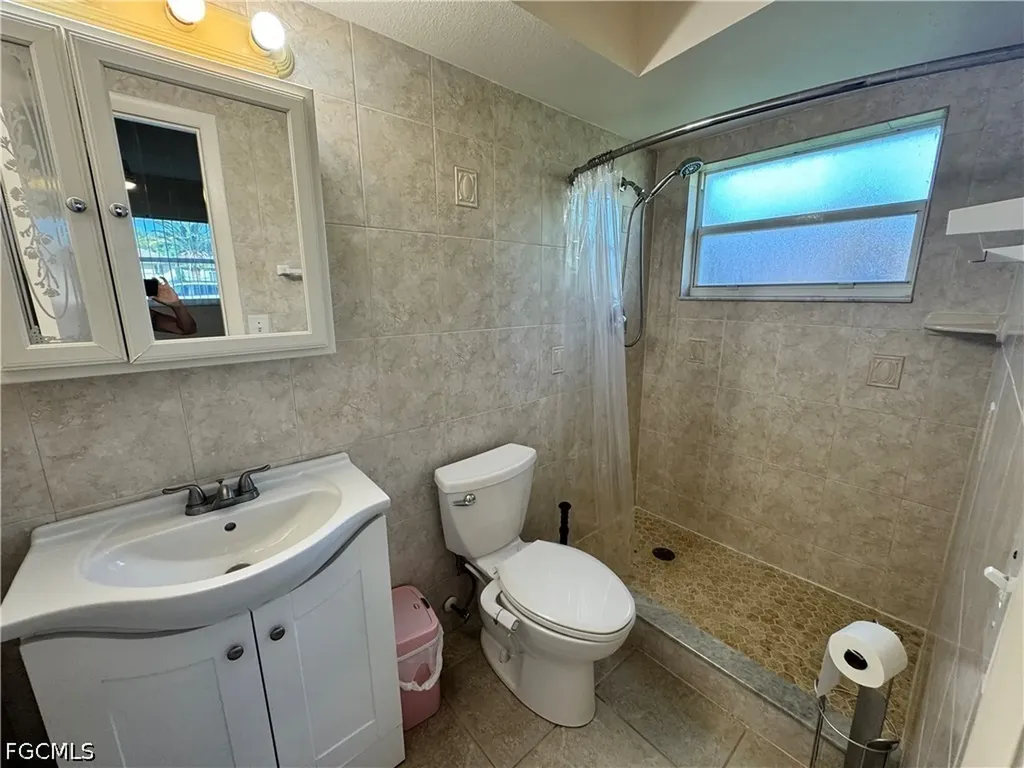 1027 SE 17th Avenue Cape Coral FL 33990