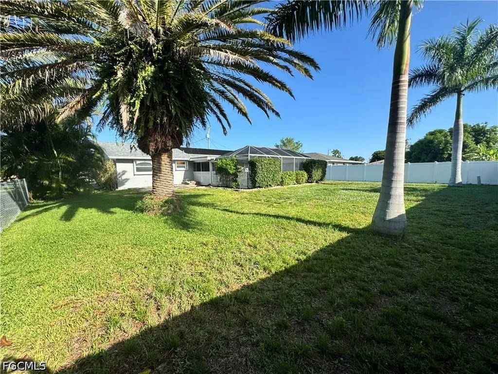 1027 SE 17th Avenue Cape Coral FL 33990