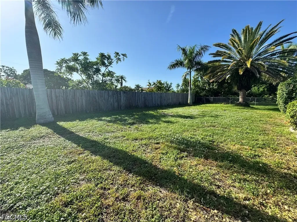 1027 SE 17th Avenue Cape Coral FL 33990