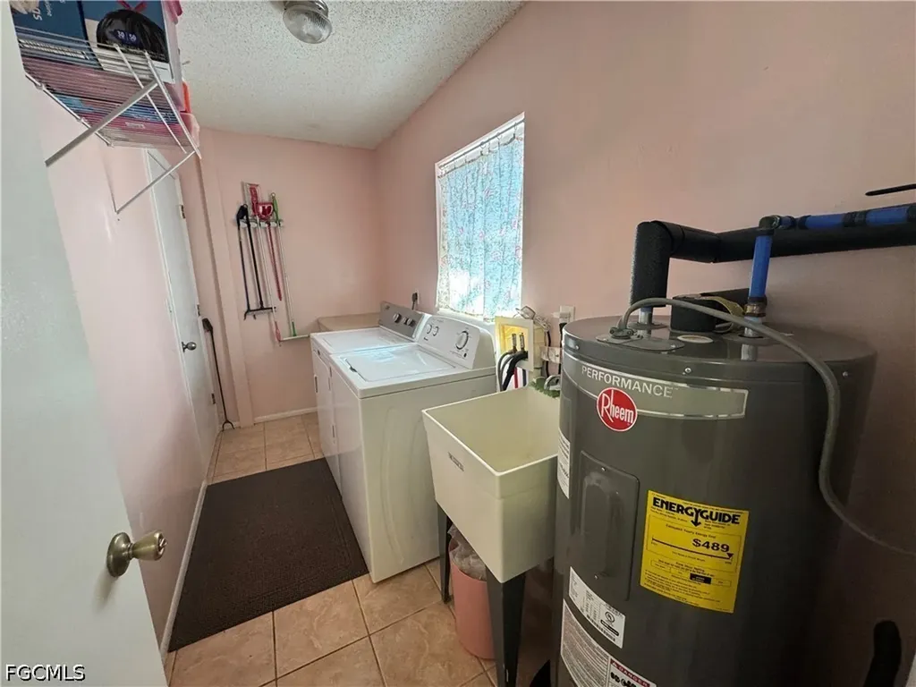 1027 SE 17th Avenue Cape Coral FL 33990