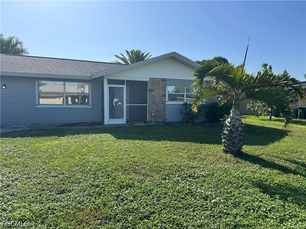 1027 SE 17th Avenue Cape Coral FL 33990