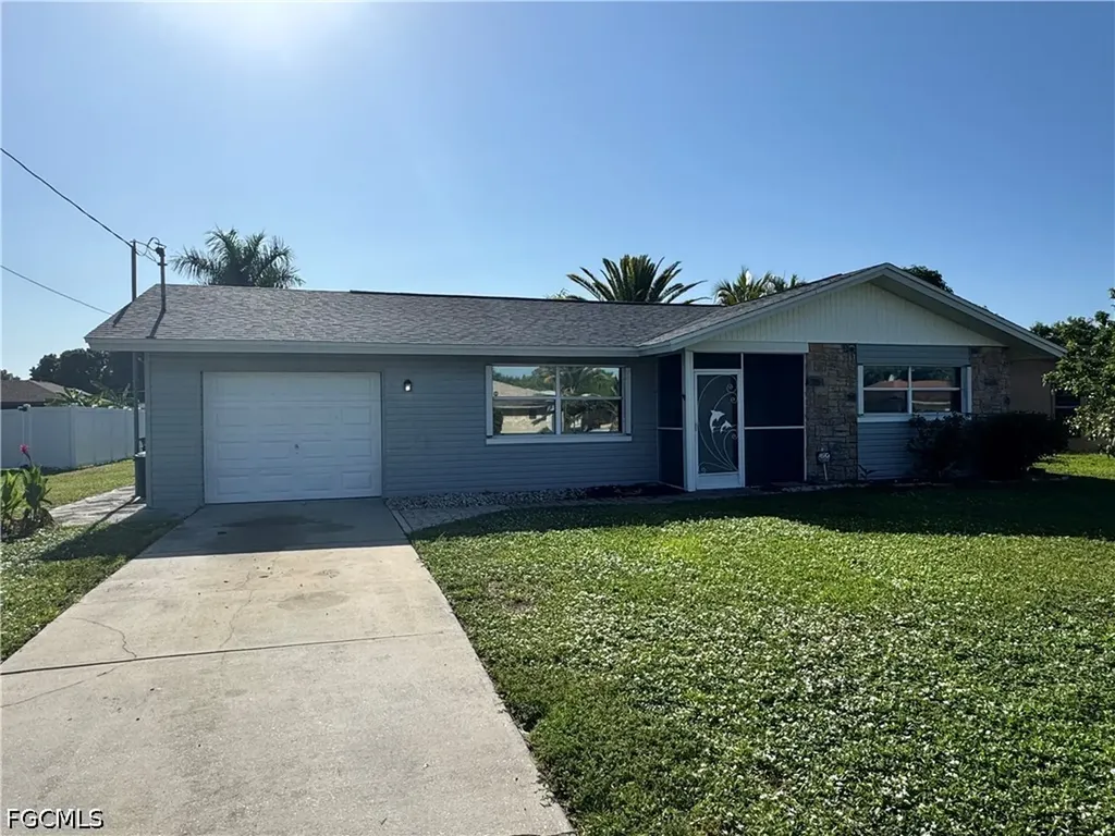 1027 SE 17th Avenue Cape Coral FL 33990
