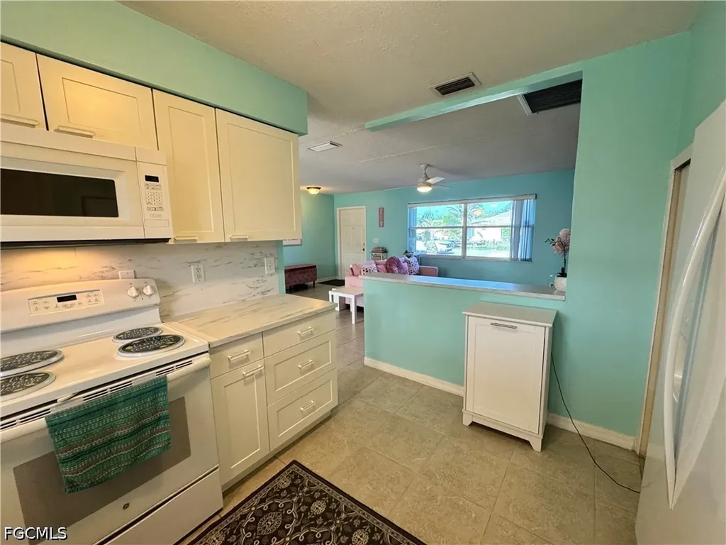 1027 SE 17th Avenue Cape Coral FL 33990