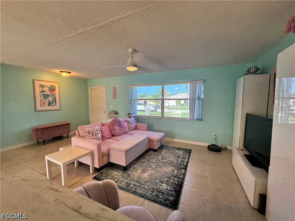 1027 SE 17th Avenue Cape Coral FL 33990