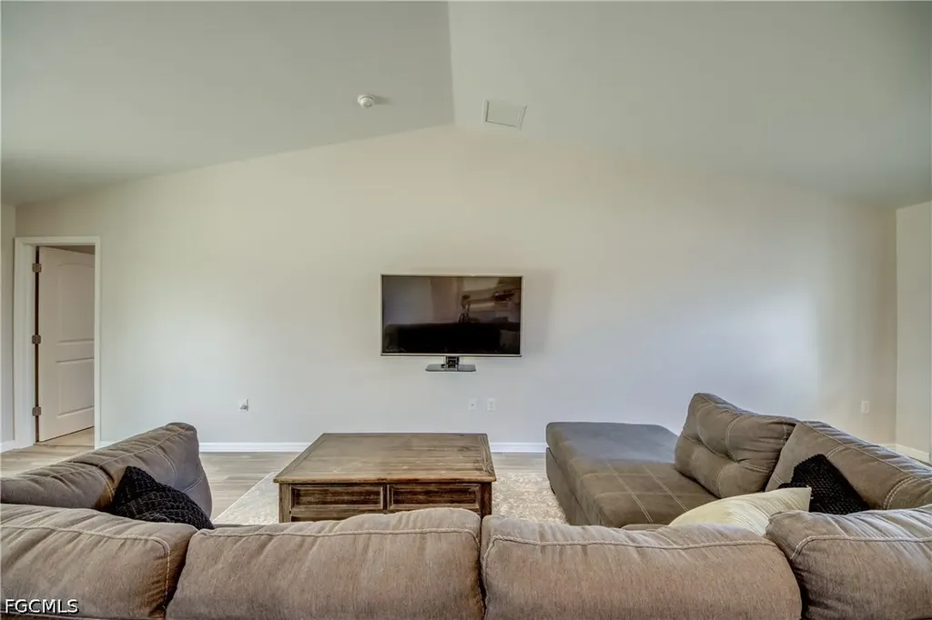 1236 NW 18th Terrace Cape Coral FL 33993