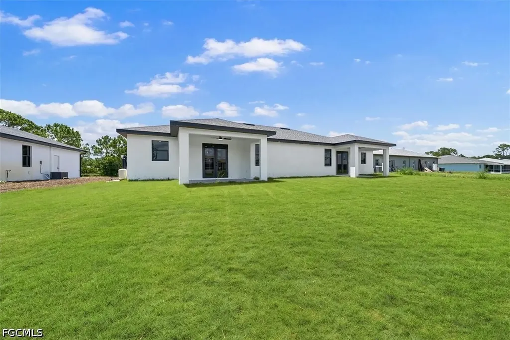 2129/2131 Fairway Drive Lehigh Acres FL 33973