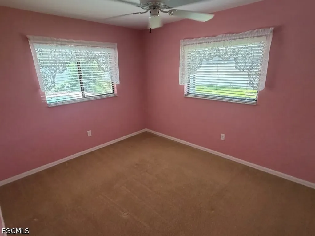 3923 SE 10th Place Cape Coral FL 33904