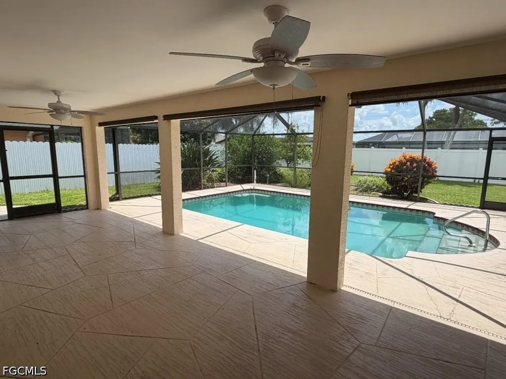 3923 SE 10th Place Cape Coral FL 33904