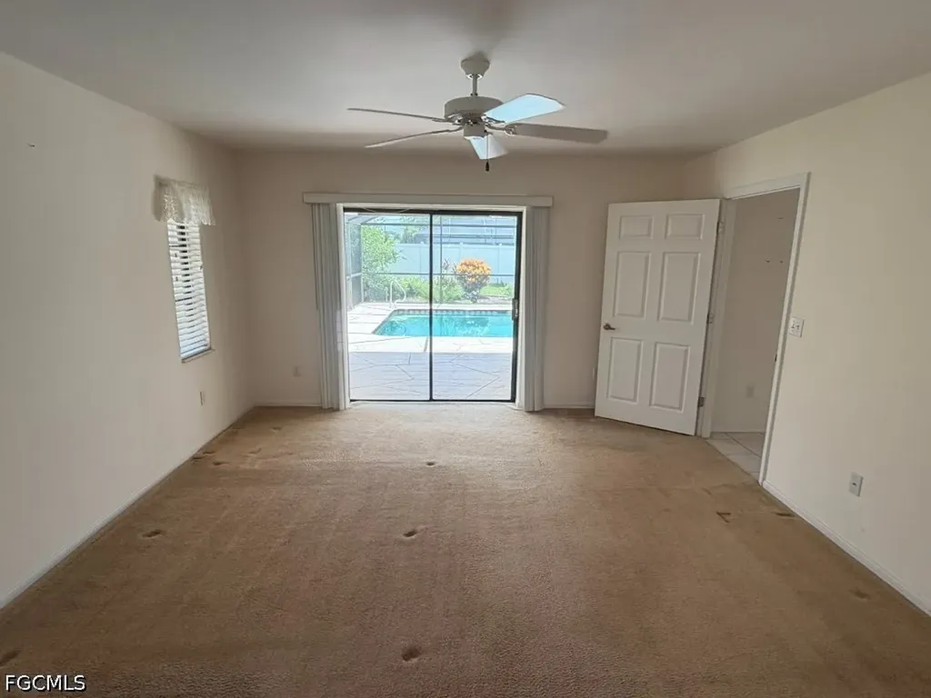 3923 SE 10th Place Cape Coral FL 33904