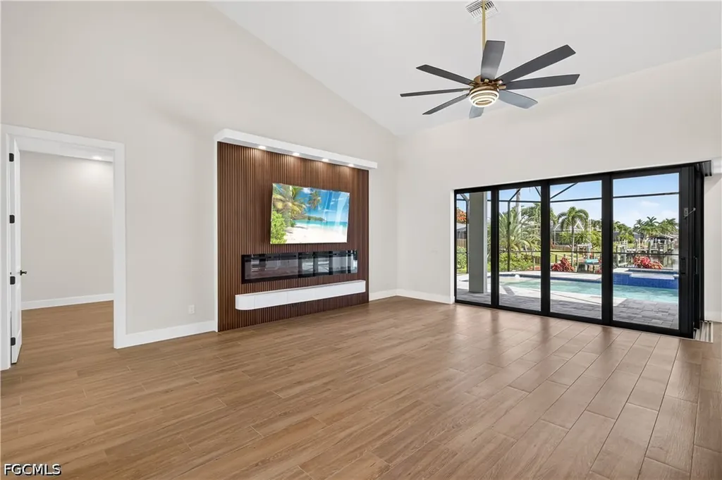2201 Beach Parkway W Cape Coral FL 33914