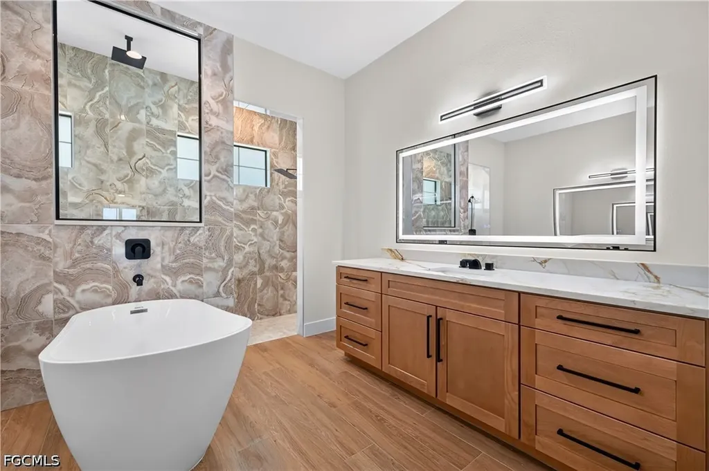 2201 Beach Parkway W Cape Coral FL 33914