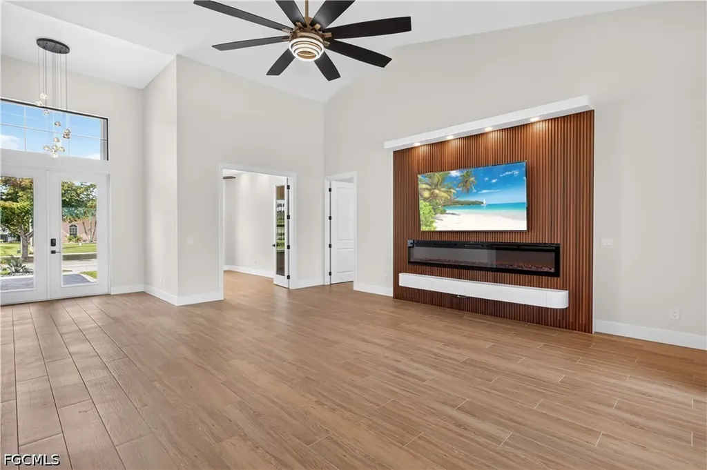 2201 Beach Parkway W Cape Coral FL 33914