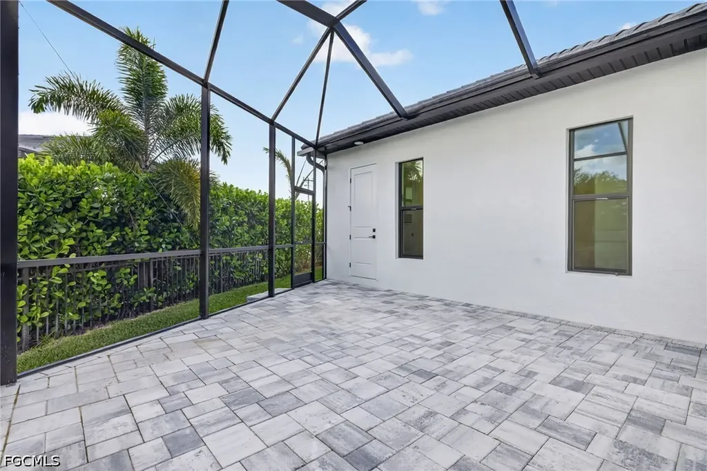 2201 Beach Parkway W Cape Coral FL 33914