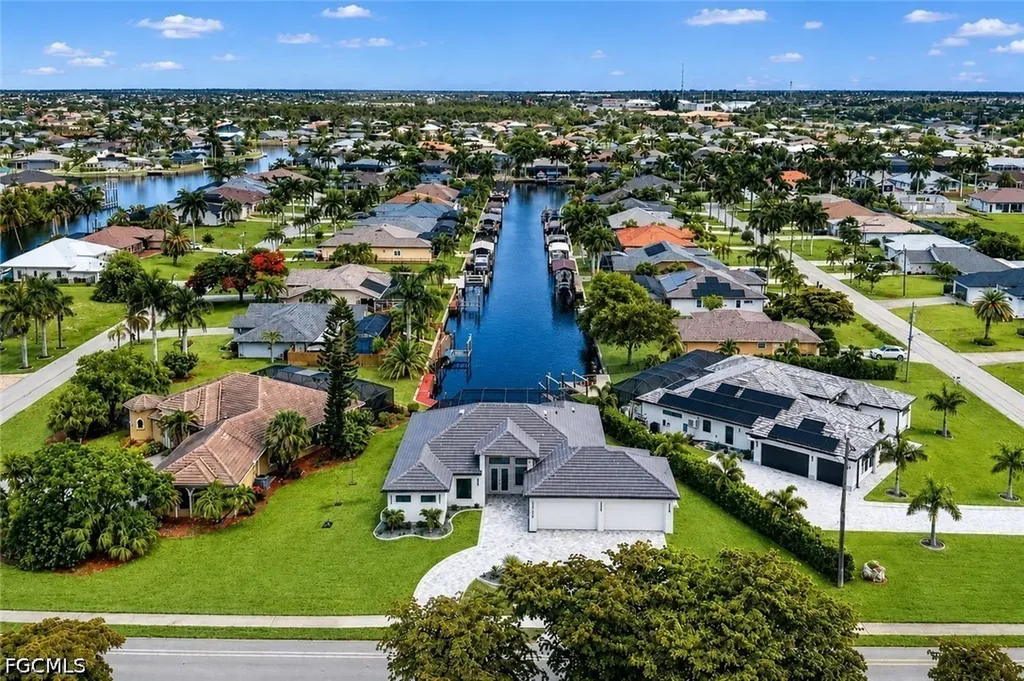 2201 Beach Parkway W Cape Coral FL 33914