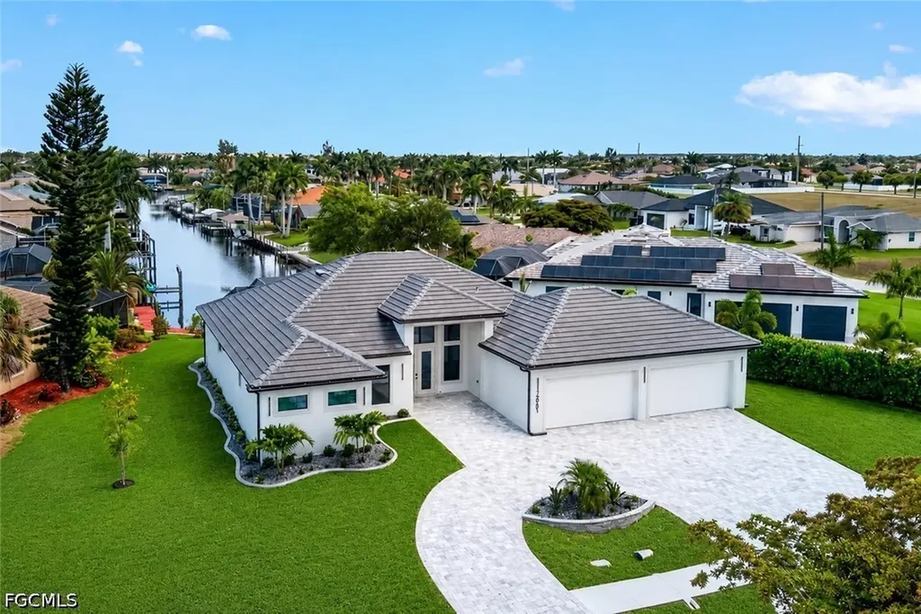 2201 Beach Parkway W Cape Coral FL 33914