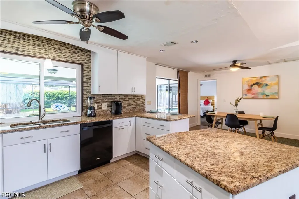 542 SE 33rd Terrace Cape Coral FL 33904